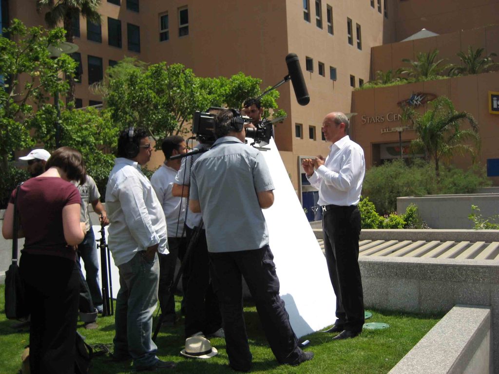 British / American – Documentary 1 – frame 8